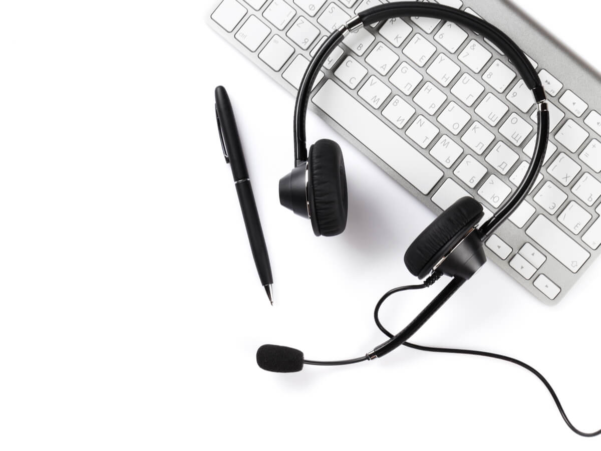 マイク付きヘッドフォン