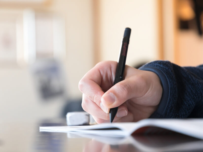 英語の試験対策をする人