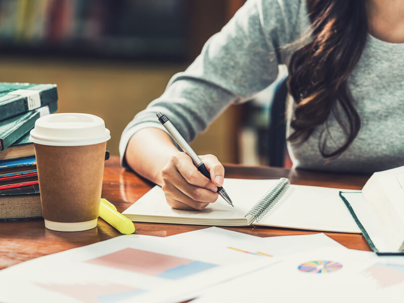 社会人が英検を受験する5つのメリット。TOEICとの違い