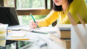 イングリッシュカンパニーとトライズを比較！コース・料金・返金保証の違いをチェック